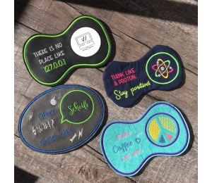 Stickserie ITH - Mug Rug Set Geek